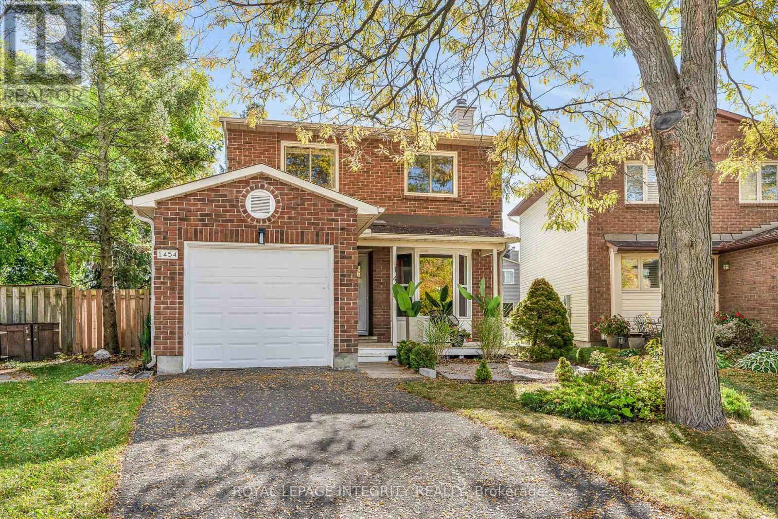 1454 Deavy Way, Ottawa, Ontario  K1E 2W8 - Photo 2 - X12447396