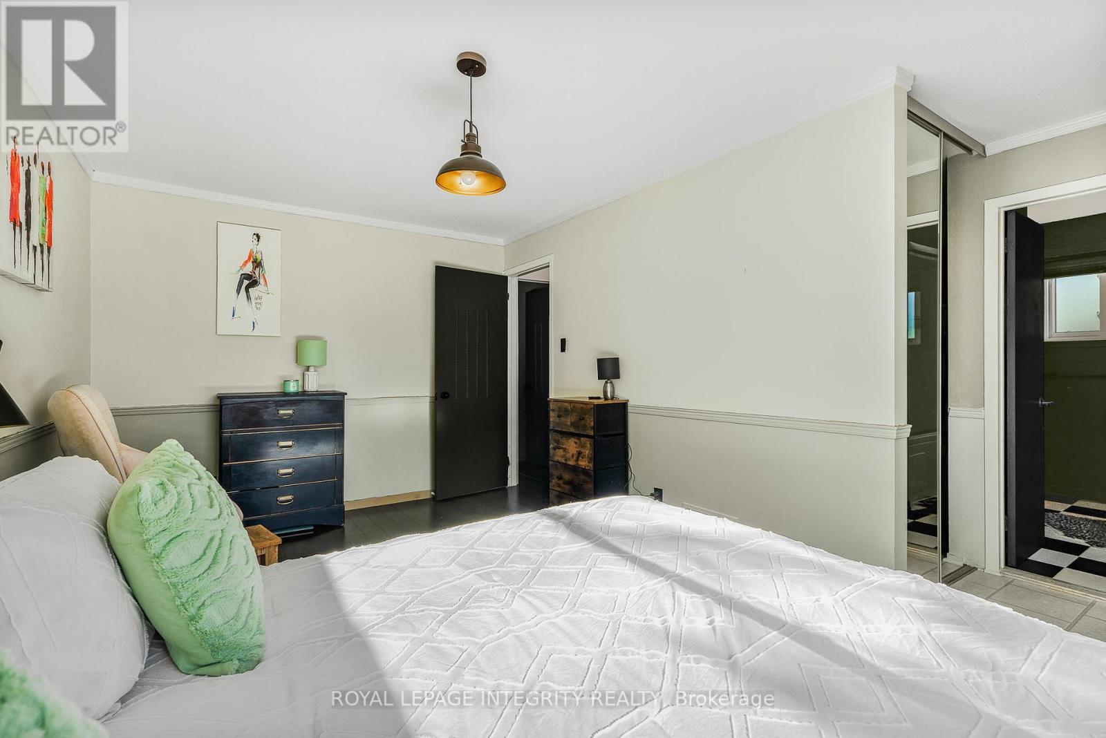 1454 Deavy Way, Ottawa, Ontario  K1E 2W8 - Photo 21 - X12447396