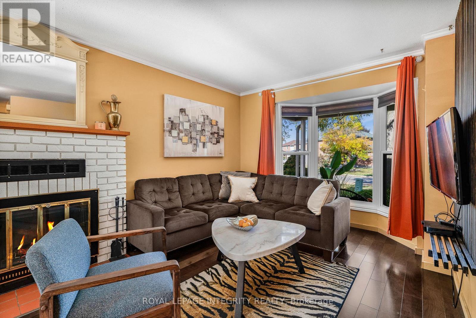 1454 Deavy Way, Ottawa, Ontario  K1E 2W8 - Photo 5 - X12447396