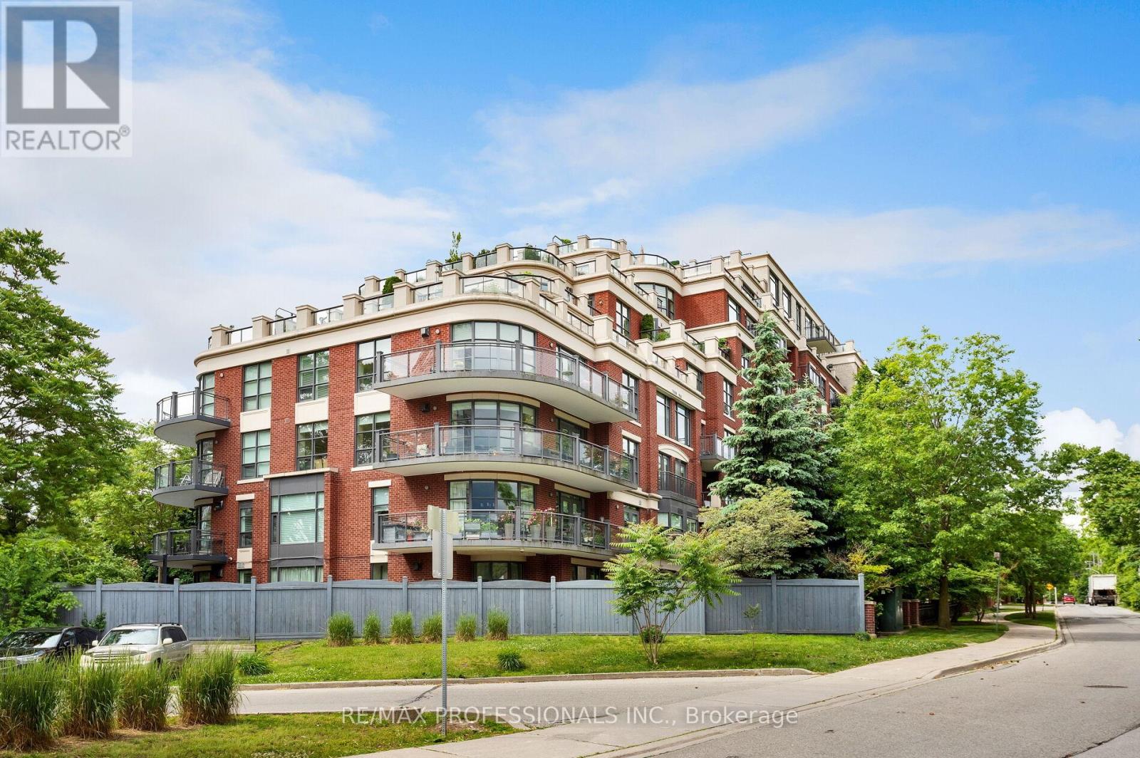 311 - 9 Burnhamthorpe Crescent, Toronto (Islington-City Centre West), Ontario  M9A 1G4 - Photo 2 - W12447208