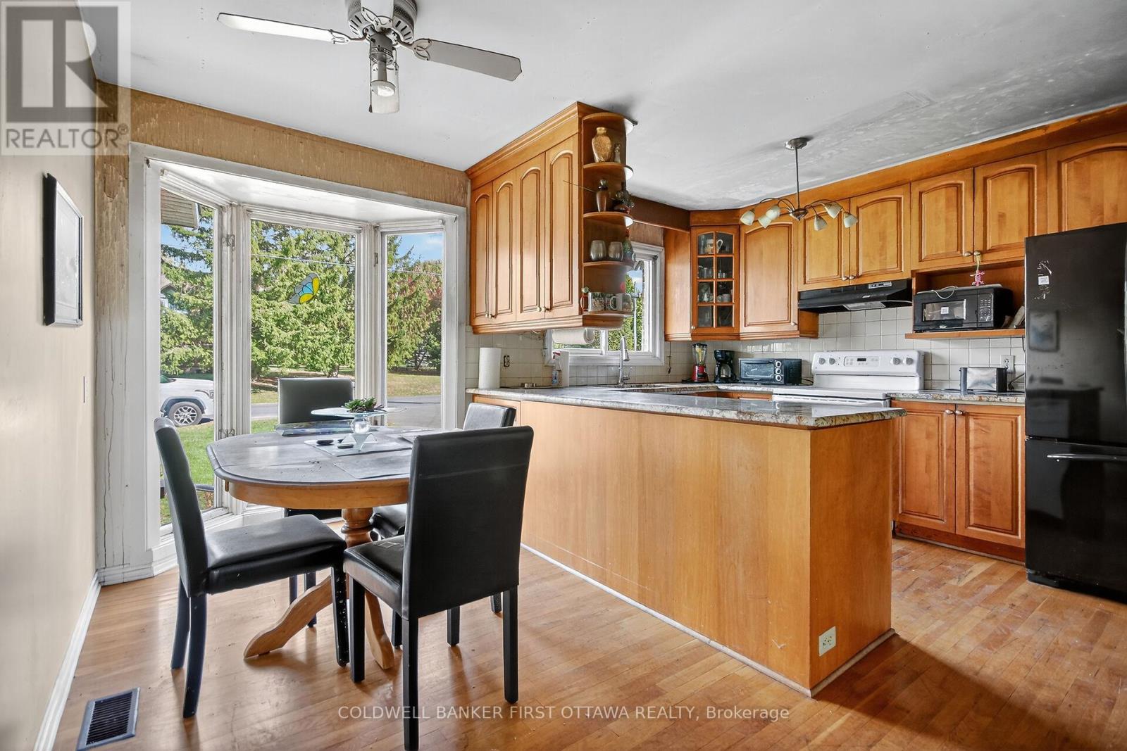 5228 Mclean Crescent, Ottawa, Ontario  K4M 1G2 - Photo 11 - X12447404