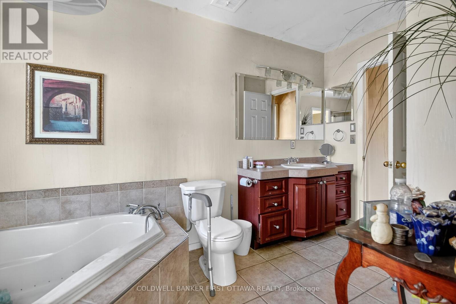5228 Mclean Crescent, Ottawa, Ontario  K4M 1G2 - Photo 16 - X12447404