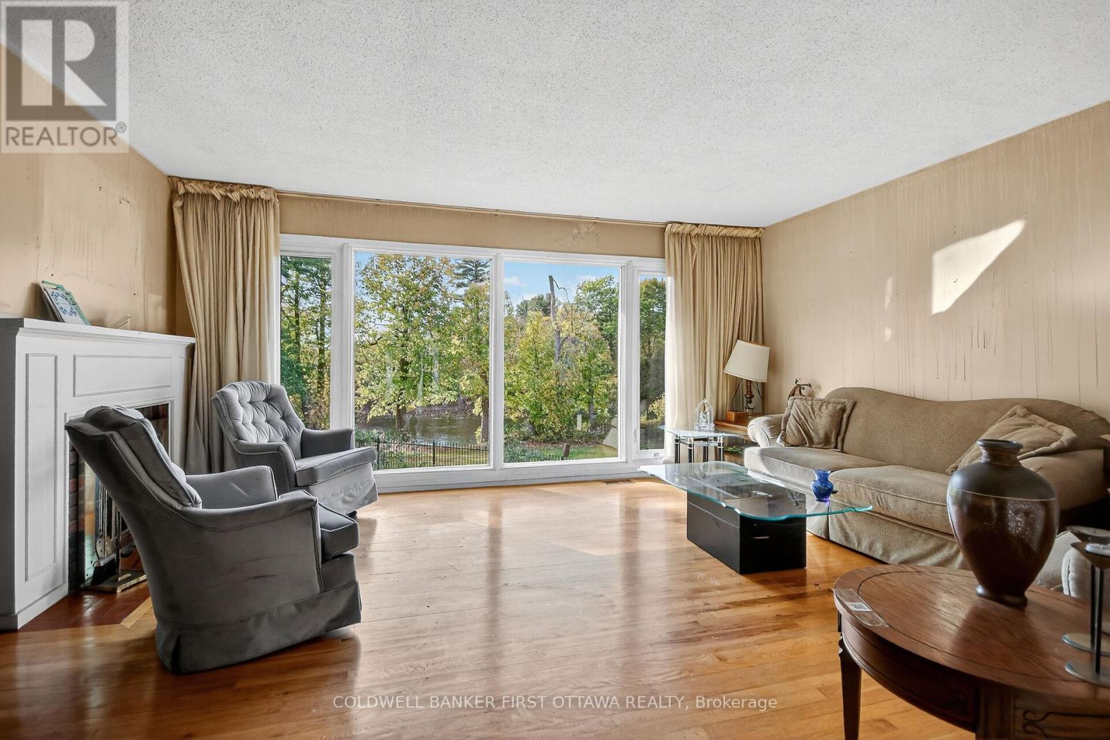 5228 Mclean Crescent, Ottawa, Ontario  K4M 1G2 - Photo 4 - X12447404