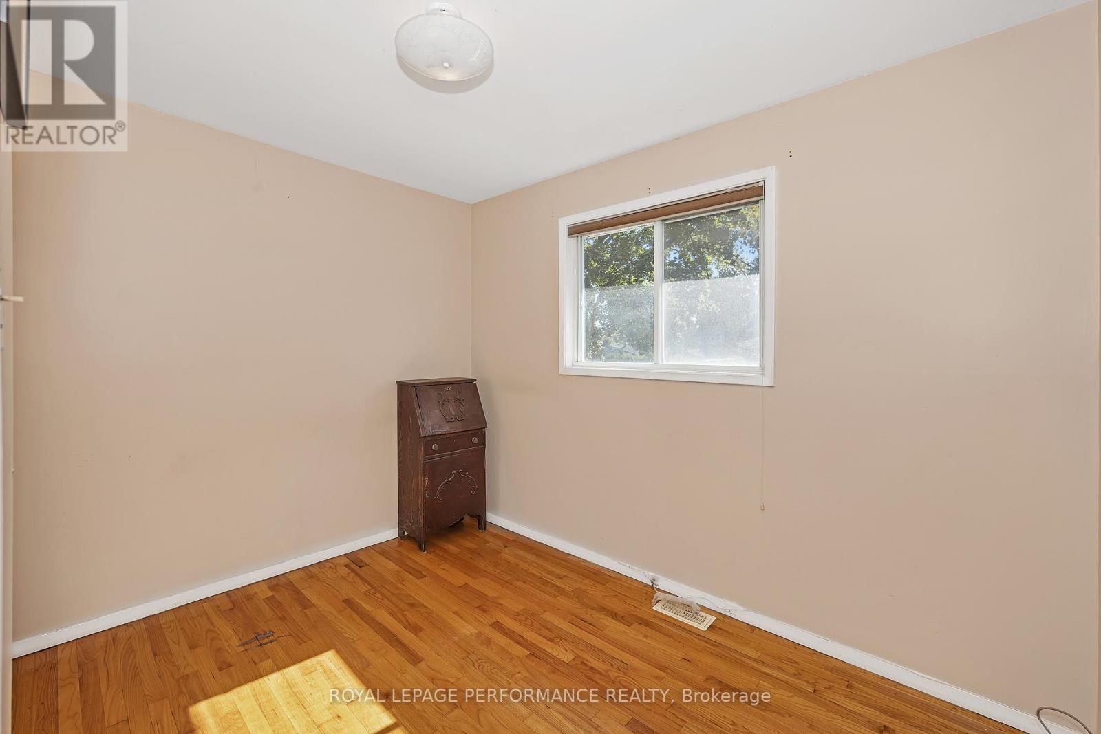 890 Bermuda Avenue, Ottawa, Ontario  K1K 0V9 - Photo 10 - X12447417