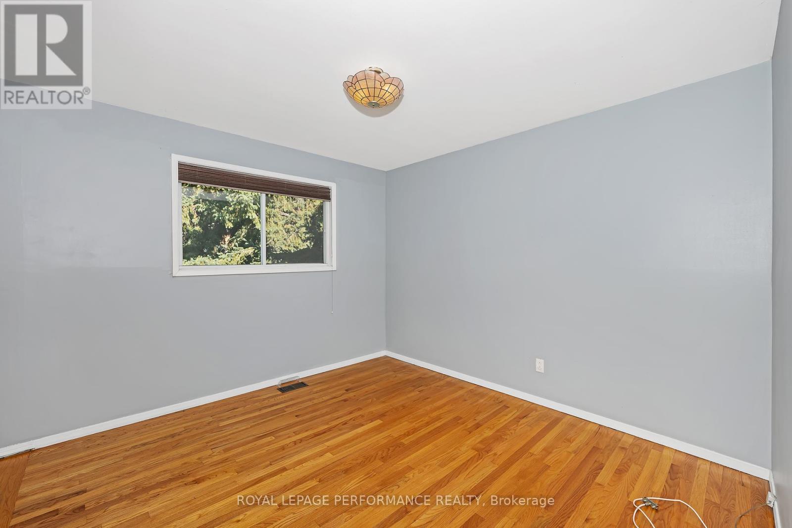 890 Bermuda Avenue, Ottawa, Ontario  K1K 0V9 - Photo 8 - X12447417