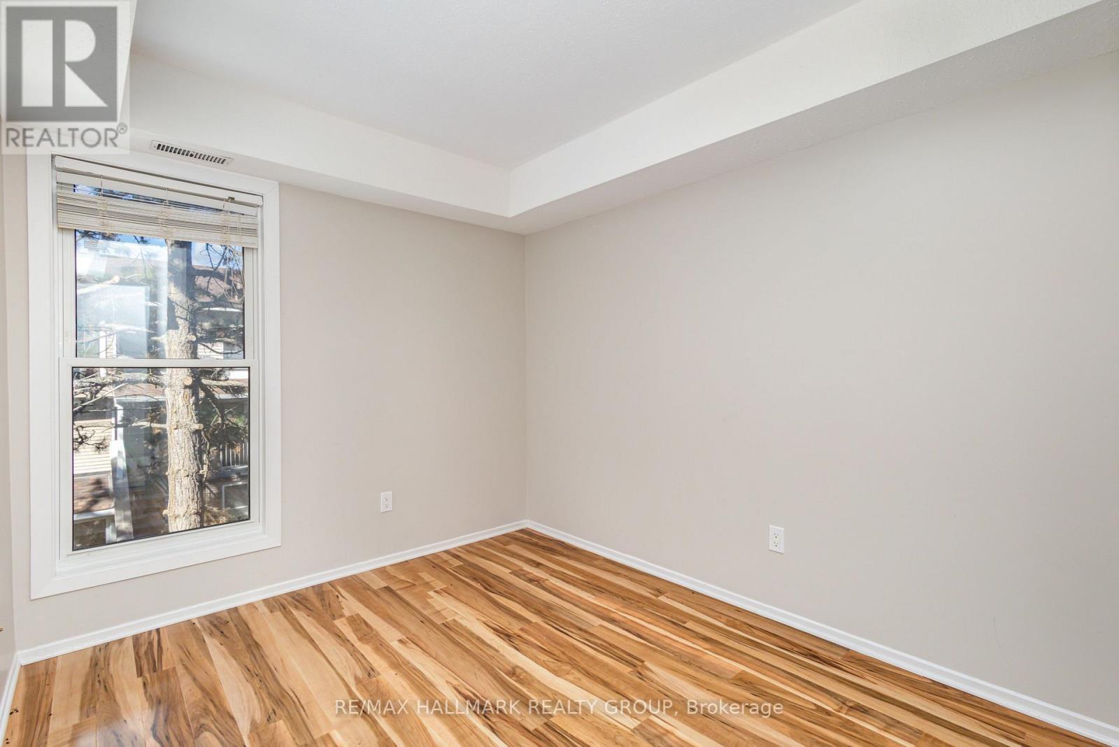 C - 205 Woodfield Drive, Ottawa, Ontario  K2G 4P2 - Photo 14 - X12447466