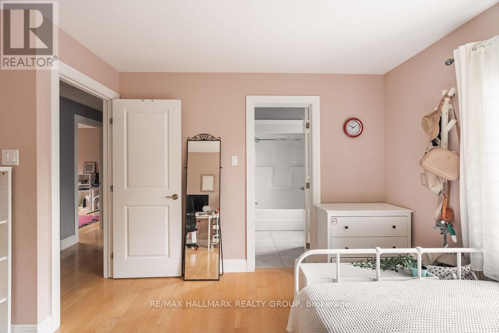 960 Elsett Drive, Ottawa, Ontario  K1G 2S9 - Photo 30 - X12447477