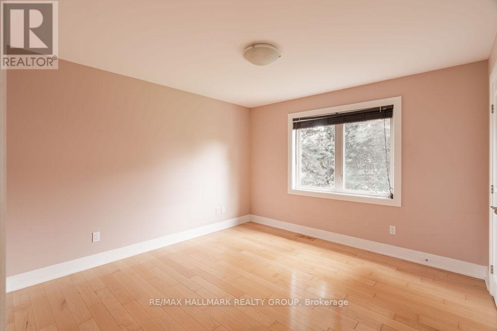 960 Elsett Drive, Ottawa, Ontario  K1G 2S9 - Photo 32 - X12447477