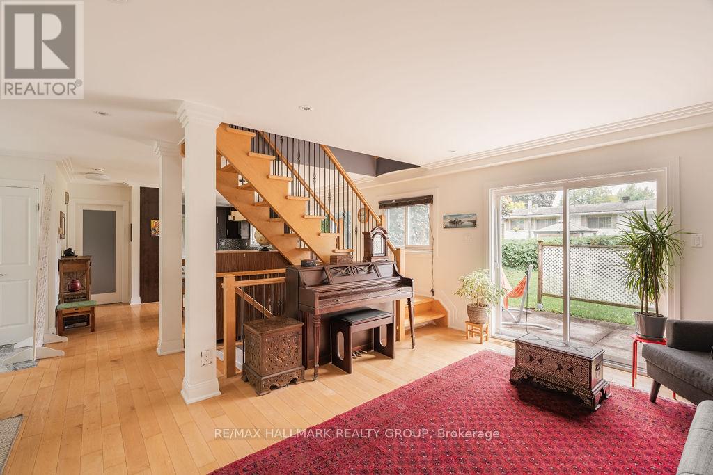 960 Elsett Drive, Ottawa, Ontario  K1G 2S9 - Photo 9 - X12447477