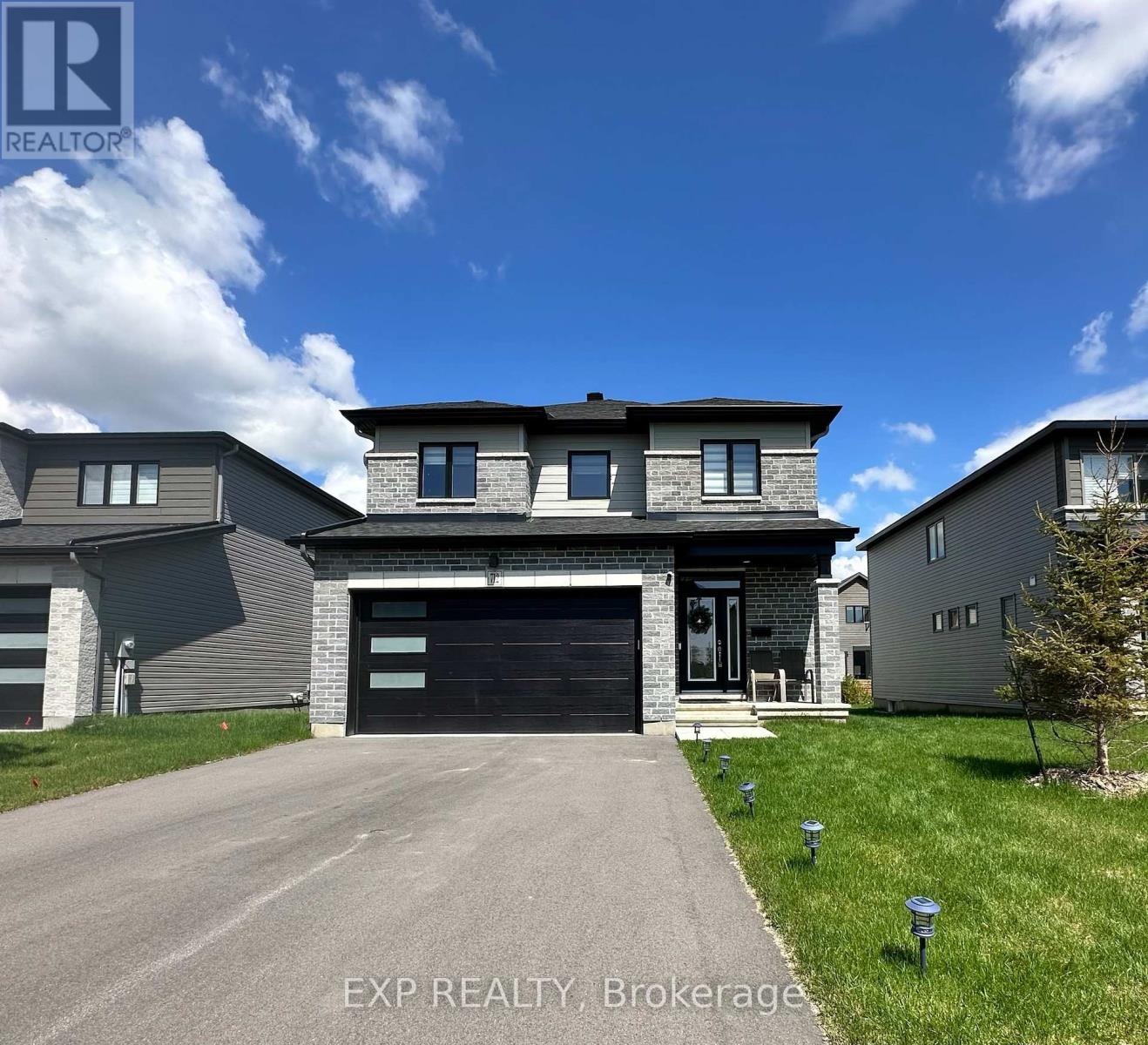 712 NAMUR STREET, Russell, Ontario