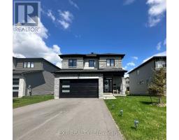 712 NAMUR STREET, Russell, Ontario