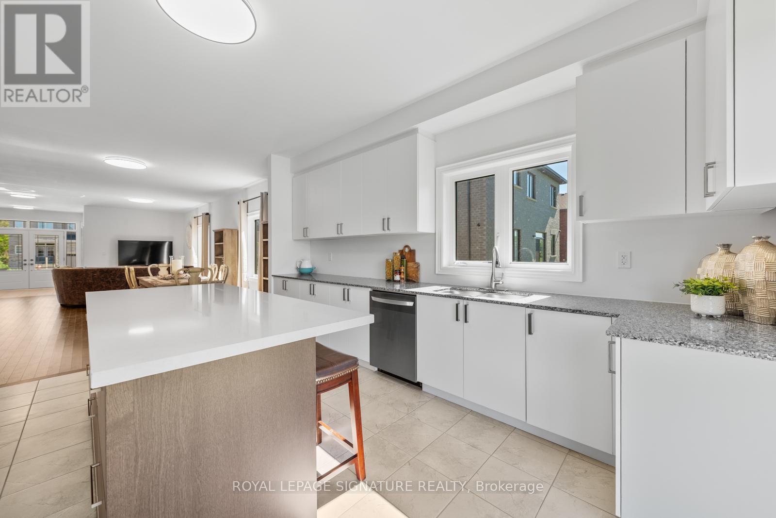 8 Misty Ridge Road, Wasaga Beach, Ontario  L9Z 0R8 - Photo 24 - S12306245