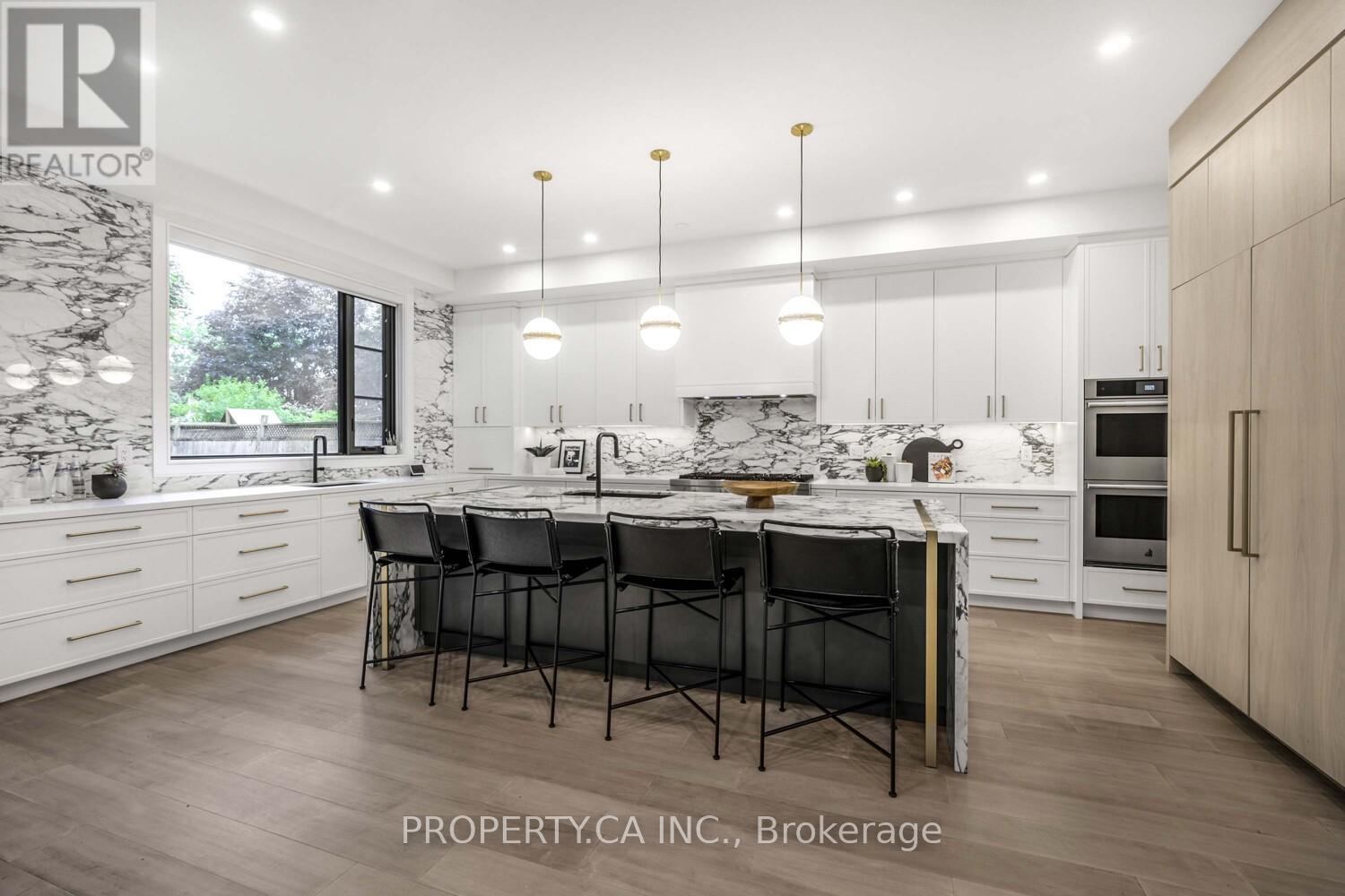 8 Manor Haven Road, Toronto (Englemount-Lawrence), Ontario  M6A 2H9 - Photo 8 - C12447331