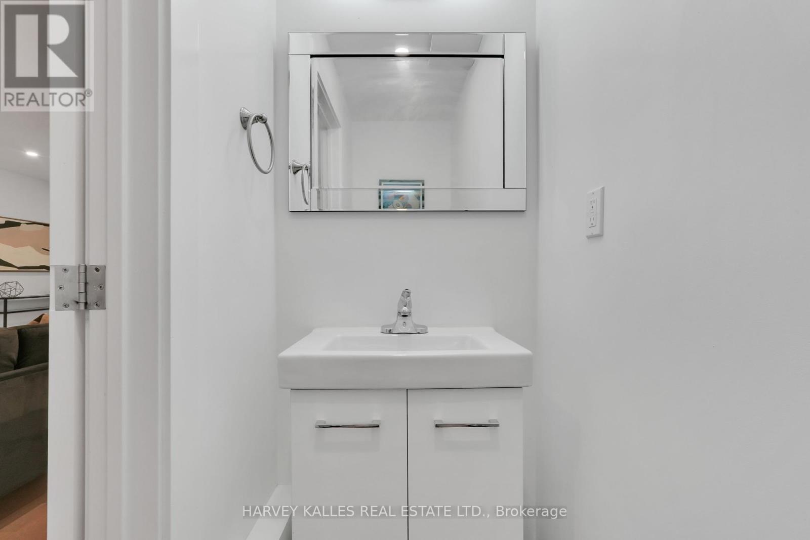 253 Albany Avenue, Toronto (Annex), Ontario  M5R 3C7 - Photo 24 - C12447335