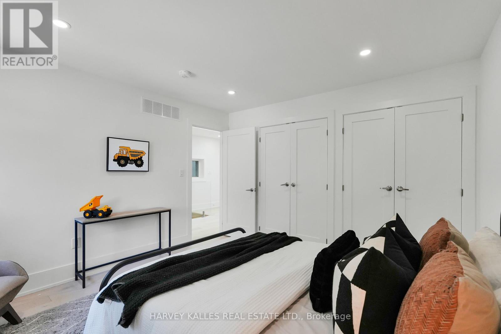 253 Albany Avenue, Toronto (Annex), Ontario  M5R 3C7 - Photo 39 - C12447335