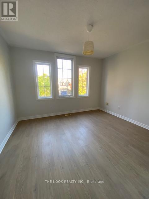 107 Charest Place, Whitby, Ontario  L1M 2B3 - Photo 17 - E12446499