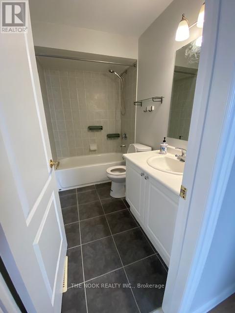 107 Charest Place, Whitby, Ontario  L1M 2B3 - Photo 18 - E12446499