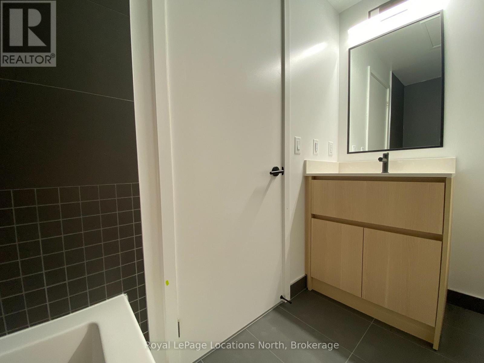 31 Huron Street, Collingwood, Ontario  L9Y 0E8 - Photo 7 - S12447402