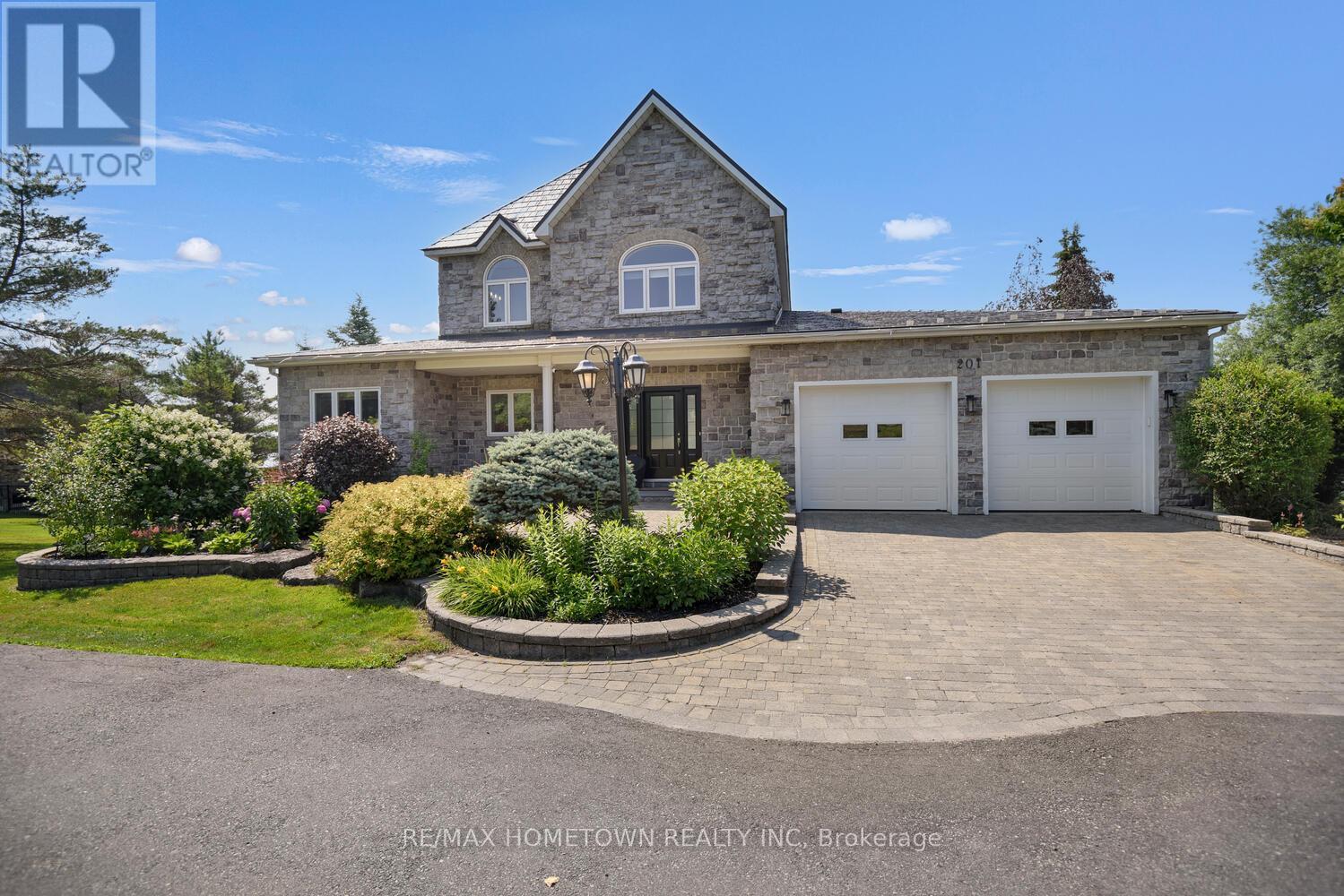 201 Empire Hanna Road E, Edwardsburgh/cardinal, Ontario  K0E 1E0 - Photo 4 - X12447363