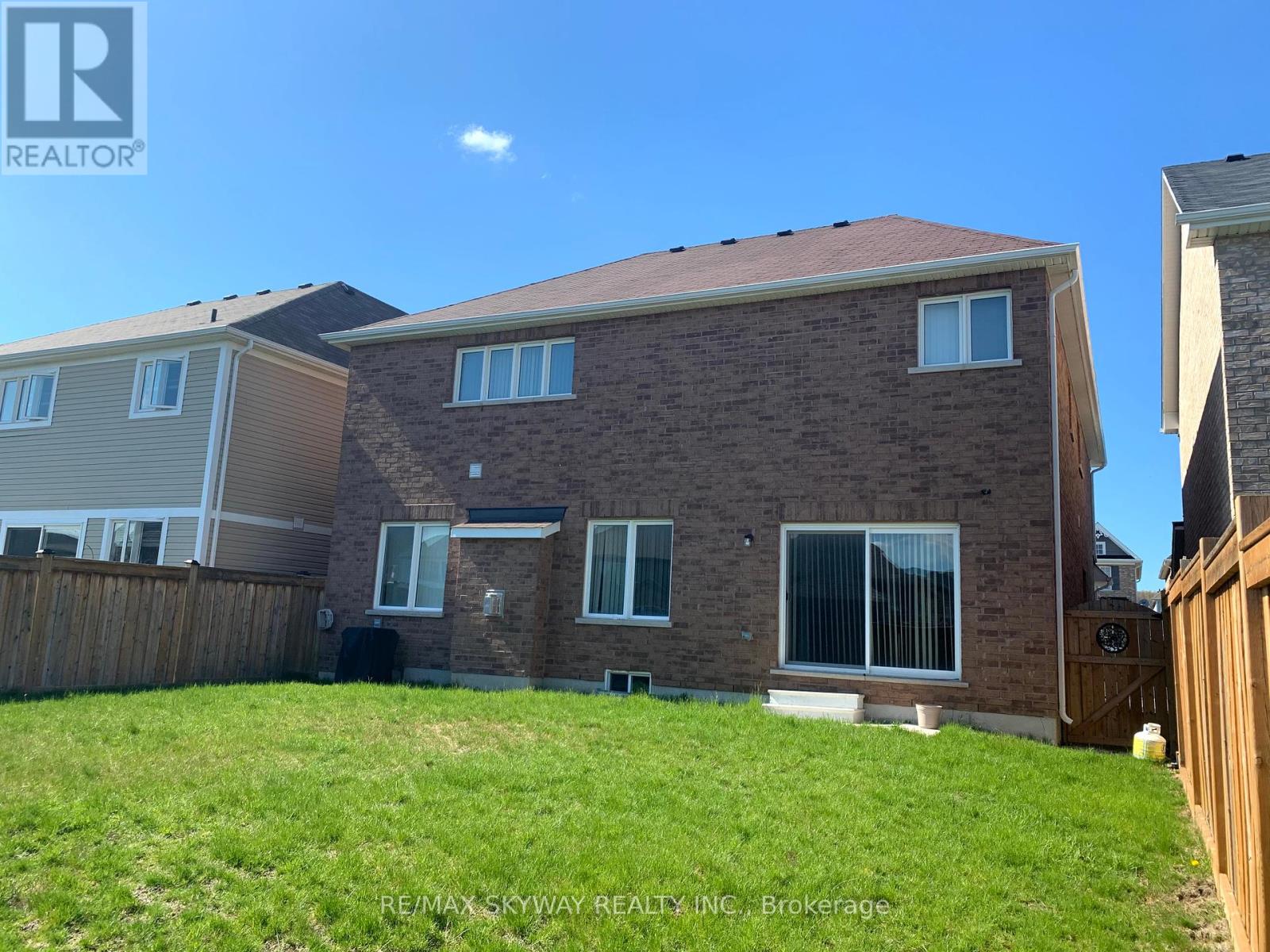 27 Swenson Street, New Tecumseth, Ontario  L9R 0J6 - Photo 6 - N12445725
