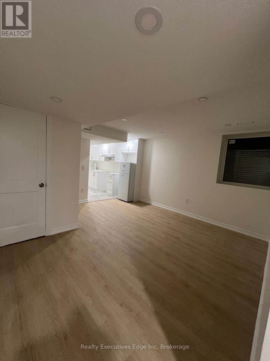 87 Mussen Street, Guelph, Ontario  N1E 6Z3 - Photo 2 - X12447356