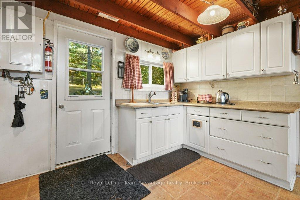 52 Windfall Lake Road, Seguin, Ontario  P2A 0B2 - Photo 17 - X12447385