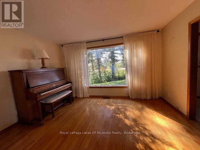 96 520 Highway W, Burk's Falls, Ontario  P0C 1A0 - Photo 10 - X12447443