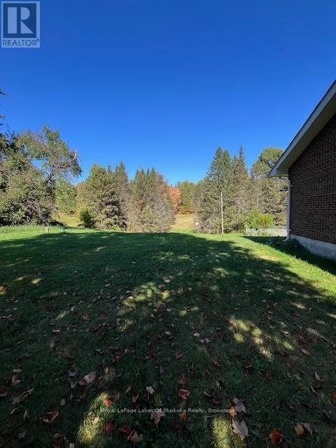 96 520 Highway W, Burk's Falls, Ontario  P0C 1A0 - Photo 37 - X12447443