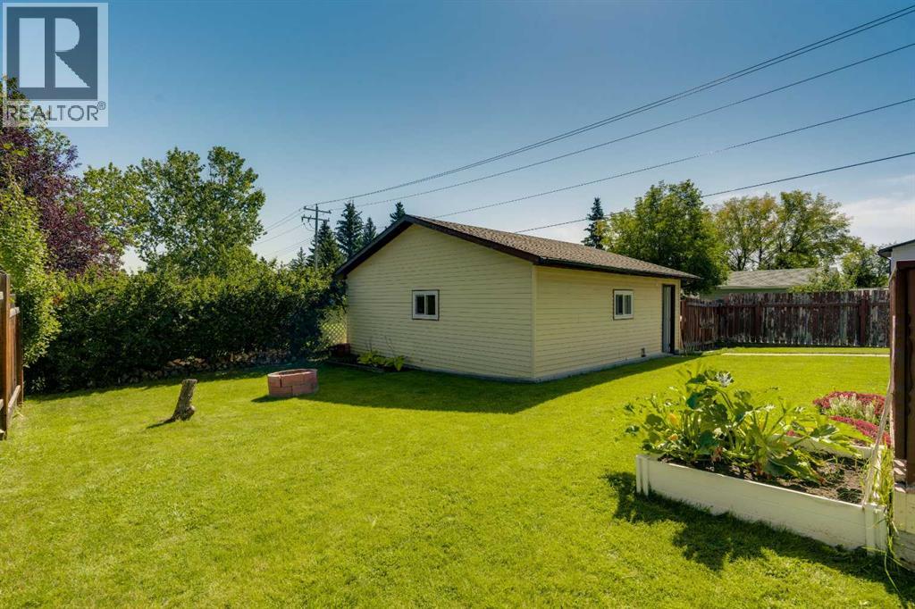 3285 Cedarille Drive Sw, Calgary, Alberta  T2W 2N2 - Photo 4 - A2252927