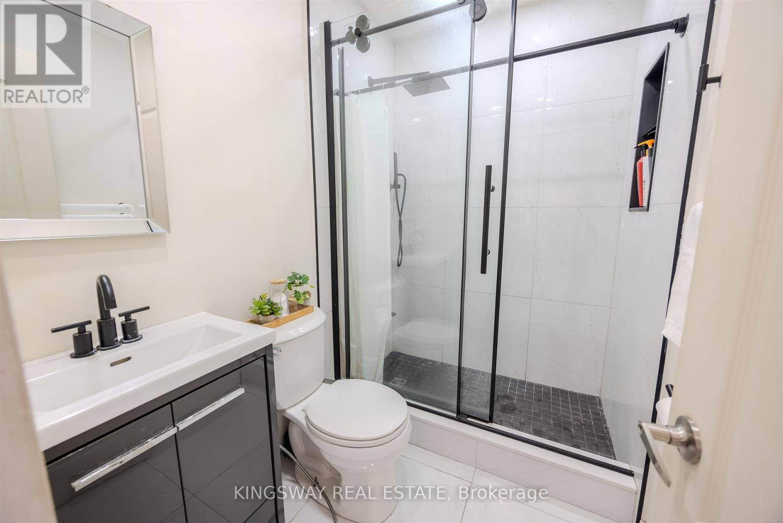 25 Bailey Crescent, Aurora (Aurora Highlands), Ontario  L4G 2B2 - Photo 14 - N12447280