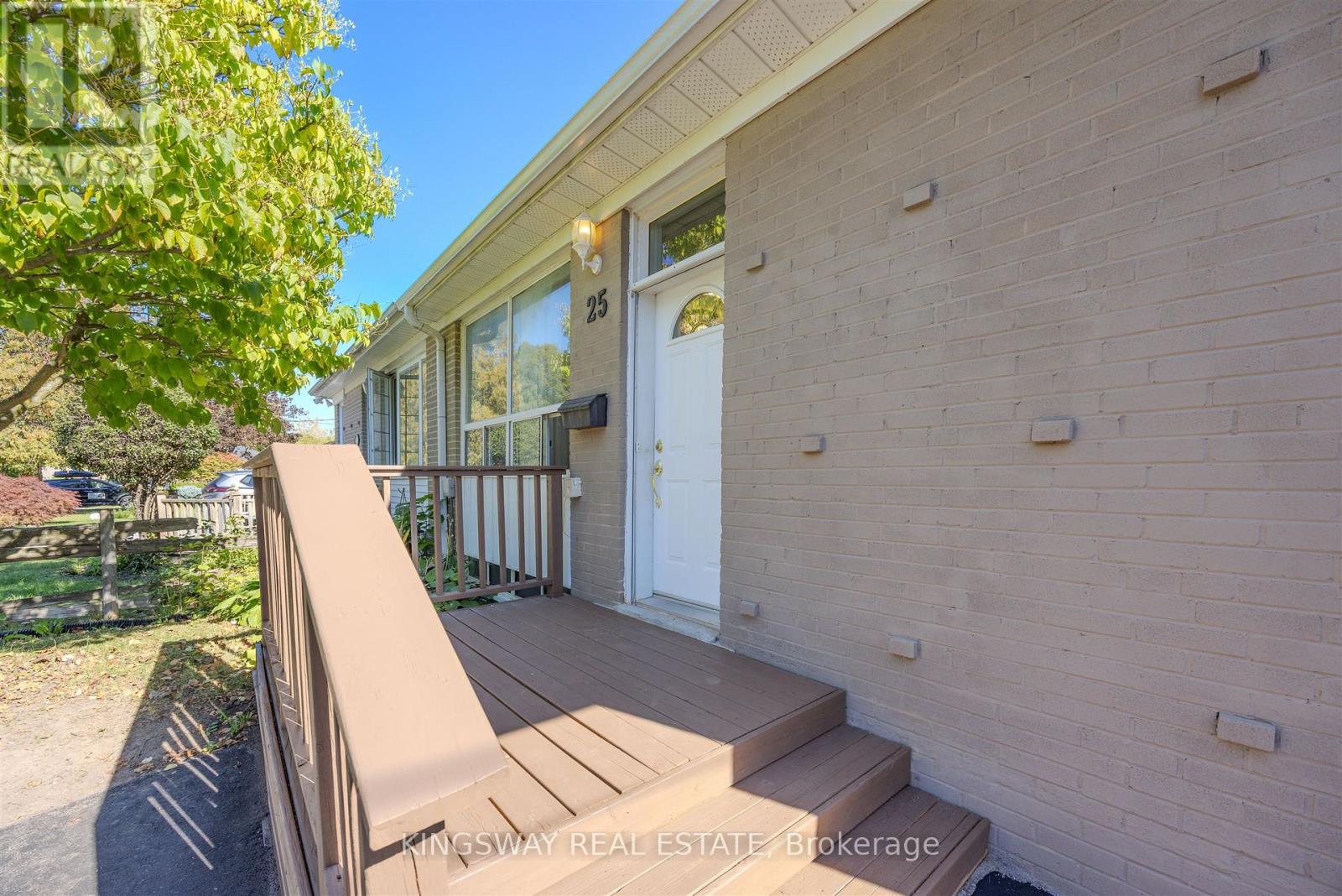 25 Bailey Crescent, Aurora (Aurora Highlands), Ontario  L4G 2B2 - Photo 3 - N12447280