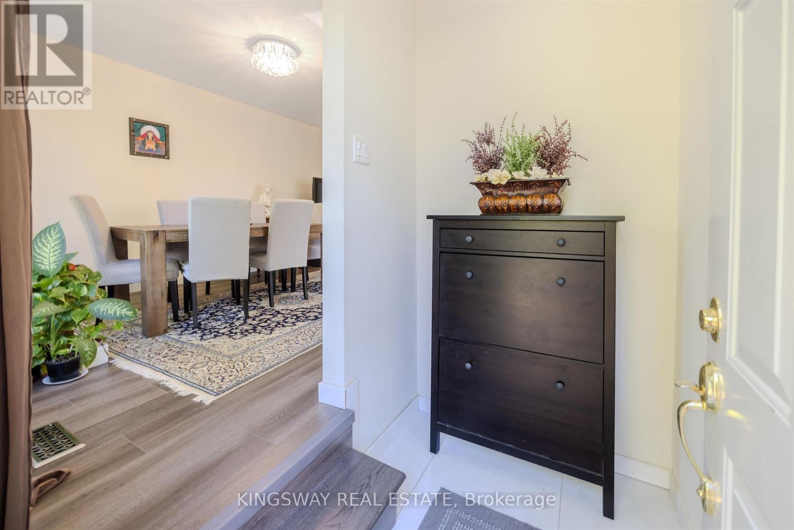 25 Bailey Crescent, Aurora (Aurora Highlands), Ontario  L4G 2B2 - Photo 4 - N12447280