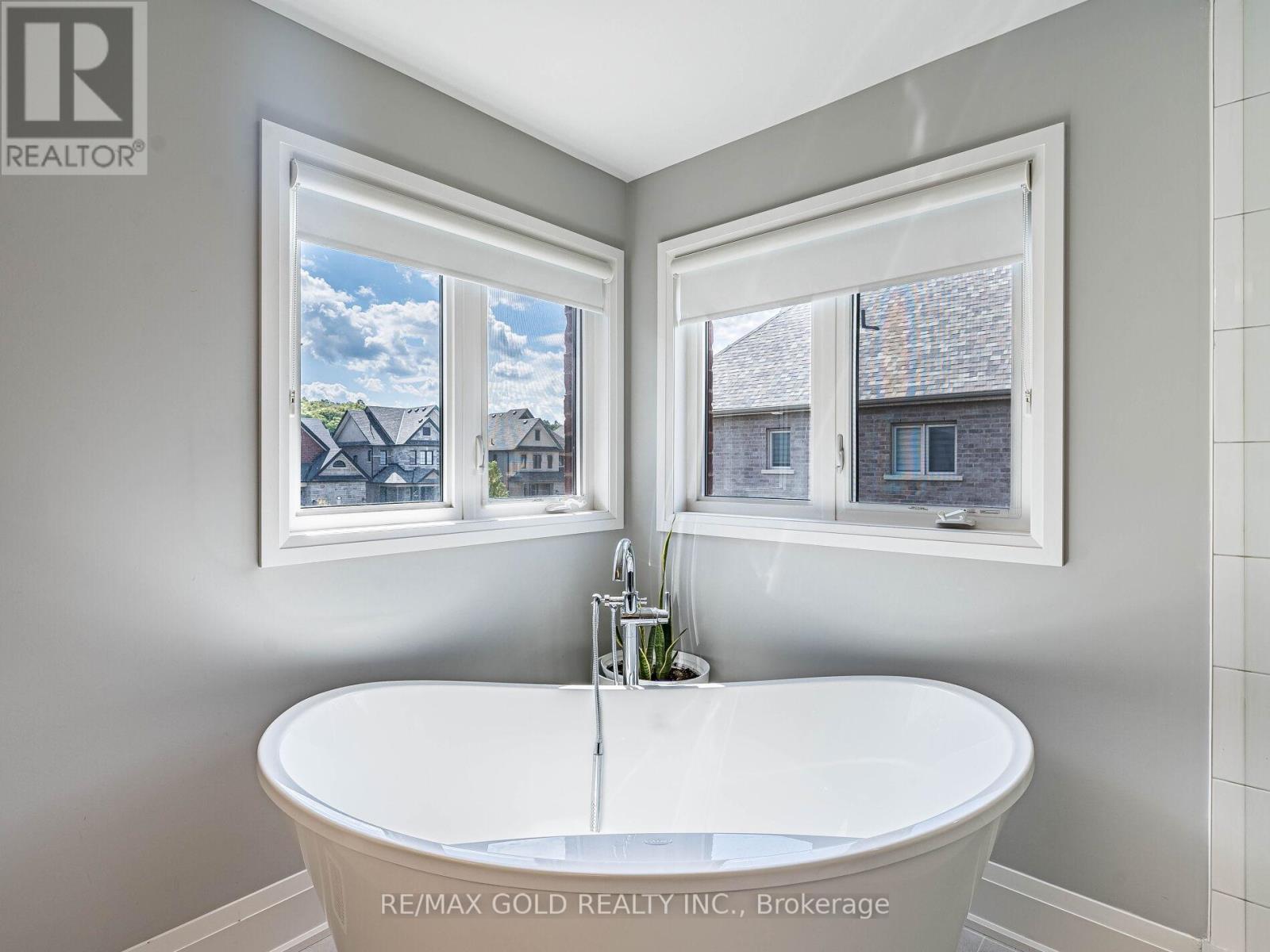 220 Eight Avenue, New Tecumseth, Ontario  L9R 0H8 - Photo 27 - N12447282