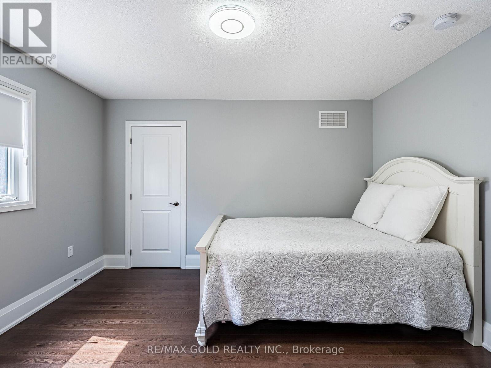 220 Eight Avenue, New Tecumseth, Ontario  L9R 0H8 - Photo 34 - N12447282