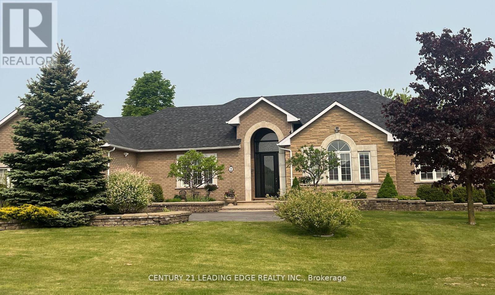 2 Deer Ridge Road, Uxbridge, Ontario  L0C 1A0 - Photo 1 - N12447286
