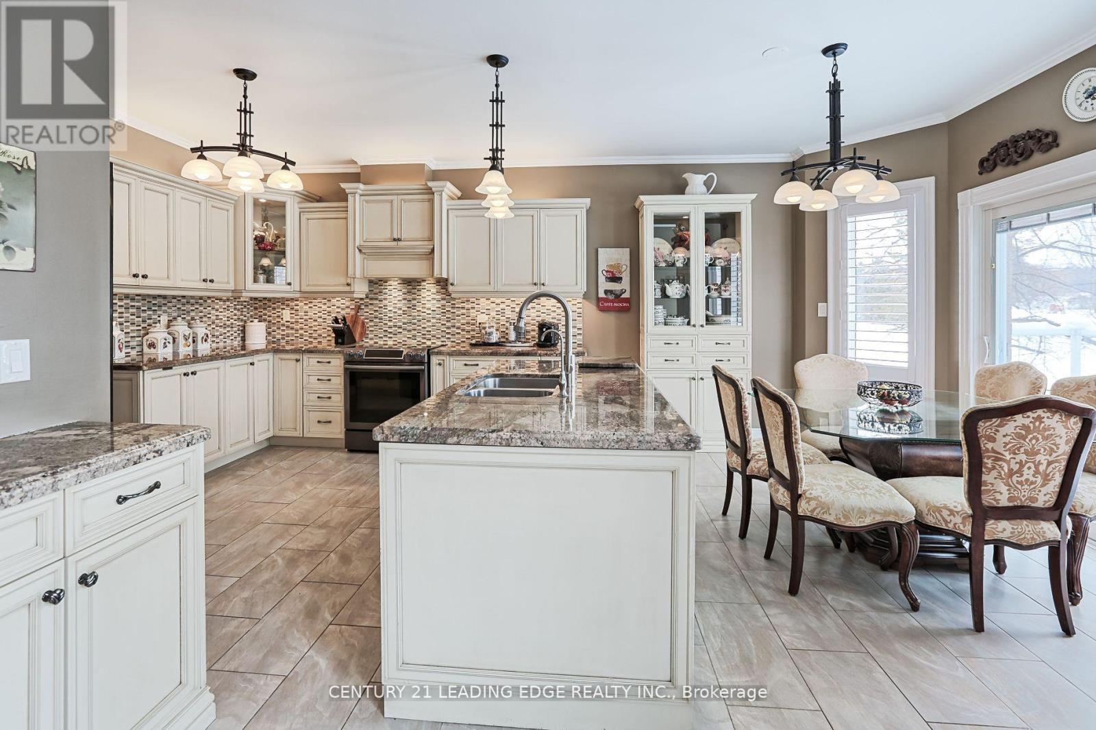 2 Deer Ridge Road, Uxbridge, Ontario  L0C 1A0 - Photo 16 - N12447286