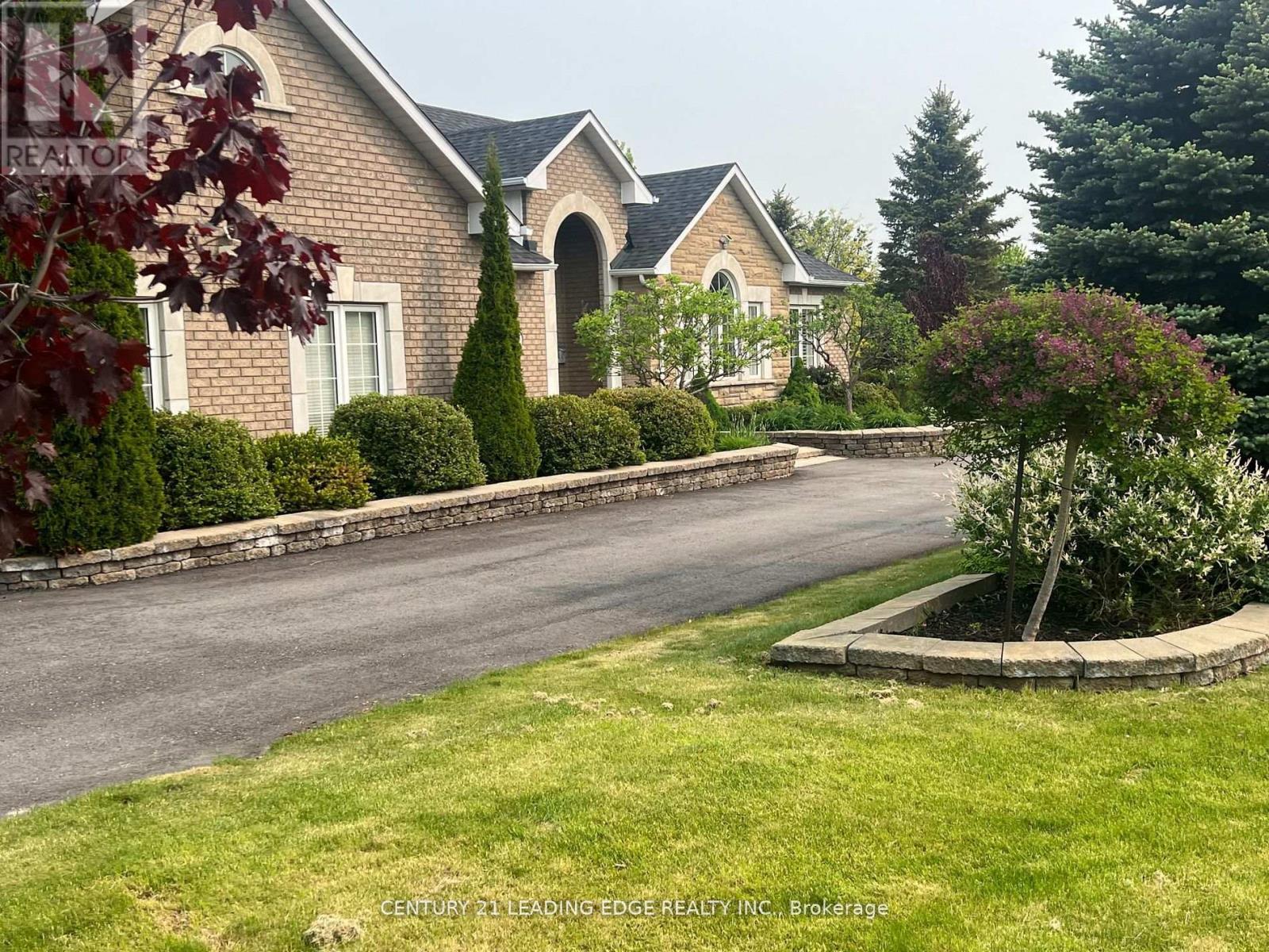 2 Deer Ridge Road, Uxbridge, Ontario  L0C 1A0 - Photo 3 - N12447286