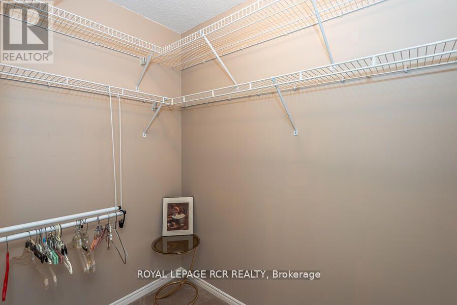 901 - 270 Davis Drive, Newmarket (Central Newmarket), Ontario  L3Y 8K2 - Photo 14 - N12447295