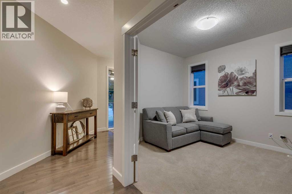 522 Mahogany Manor Se, Calgary, Alberta  T3M 0Y3 - Photo 3 - A2253356