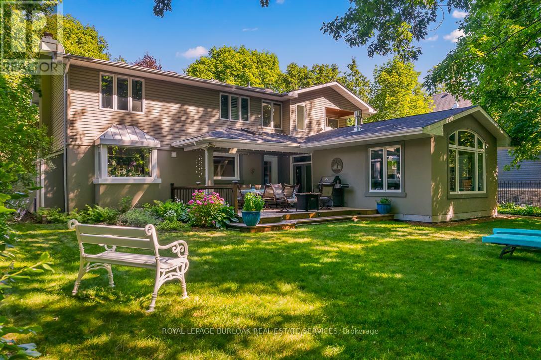 1318 Hillview Crescent, Oakville, Ontario  L6H 2C7 - Photo 37 - W12423041