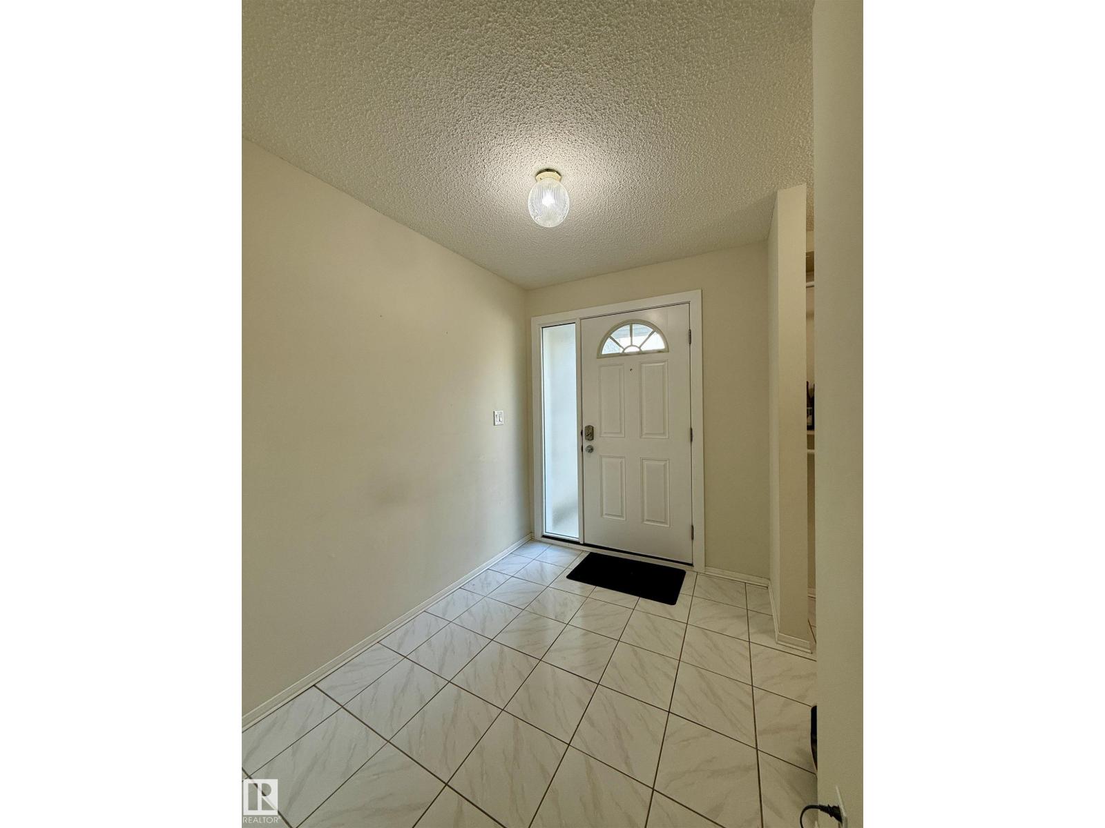 221 Callingwood Pl Nw, Edmonton, Alberta  T5T 2C6 - Photo 4 - E4461015