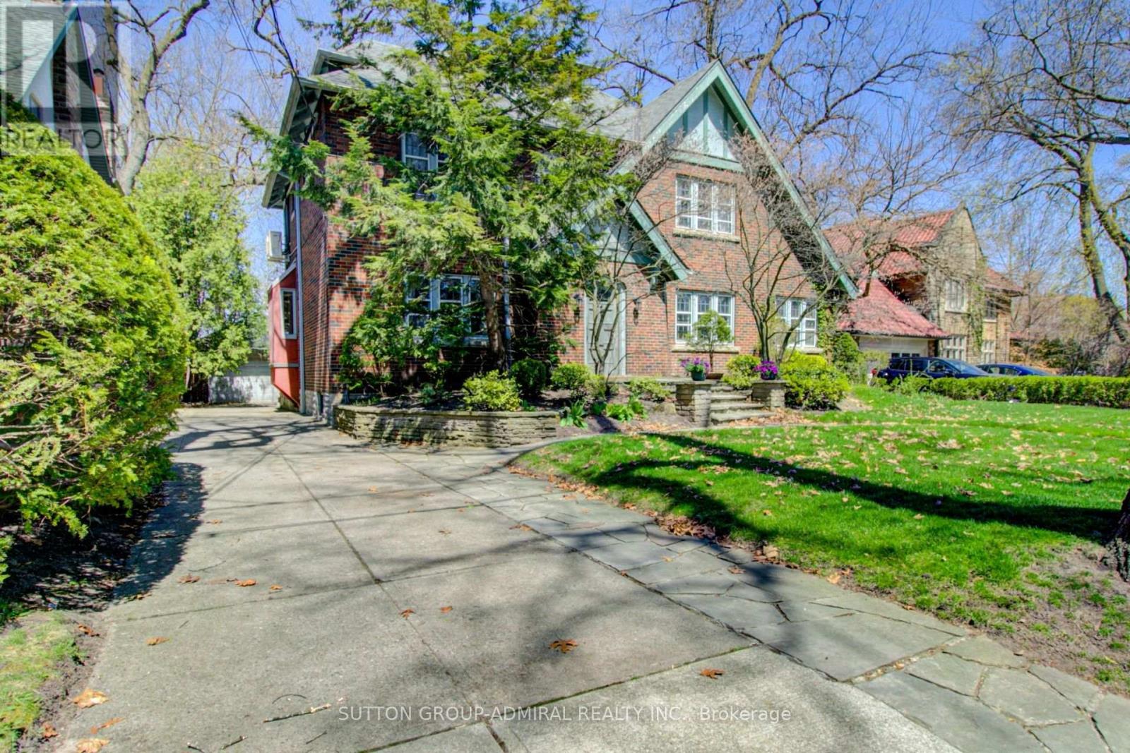 72 Baby Point Road, Toronto, Ontario  M6S 2G3 - Photo 2 - W12447263