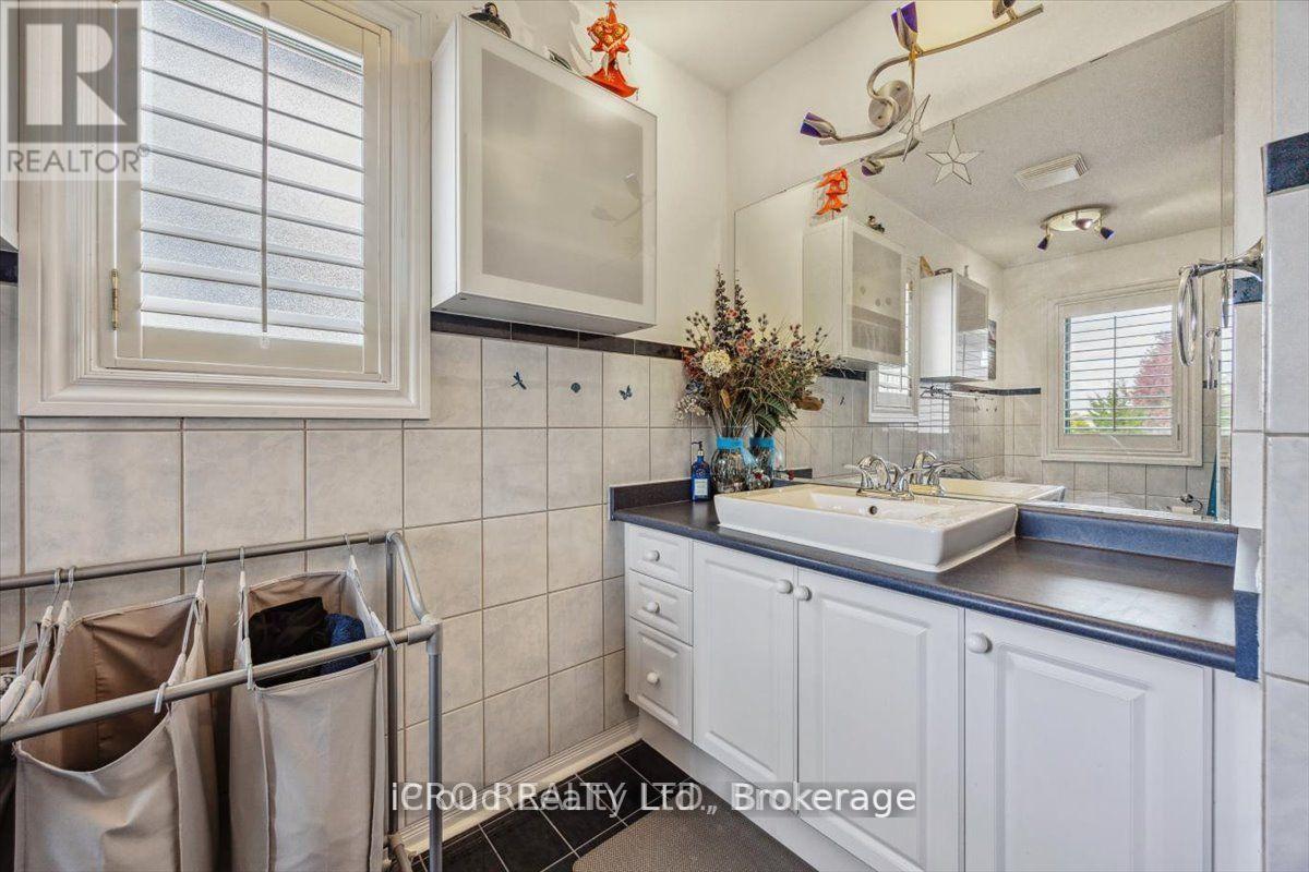 36 Pacific Wind Crescent, Brampton (Sandringham-Wellington), Ontario  L6R 2B1 - Photo 29 - W12447264