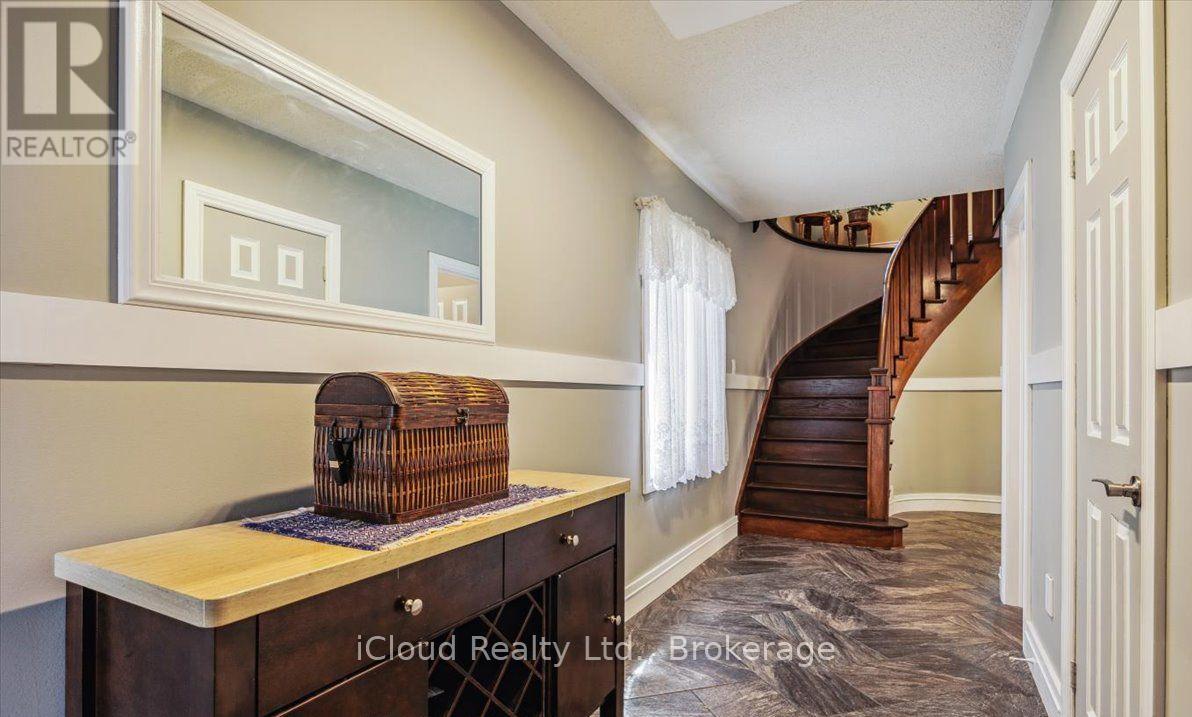 36 Pacific Wind Crescent, Brampton (Sandringham-Wellington), Ontario  L6R 2B1 - Photo 5 - W12447264