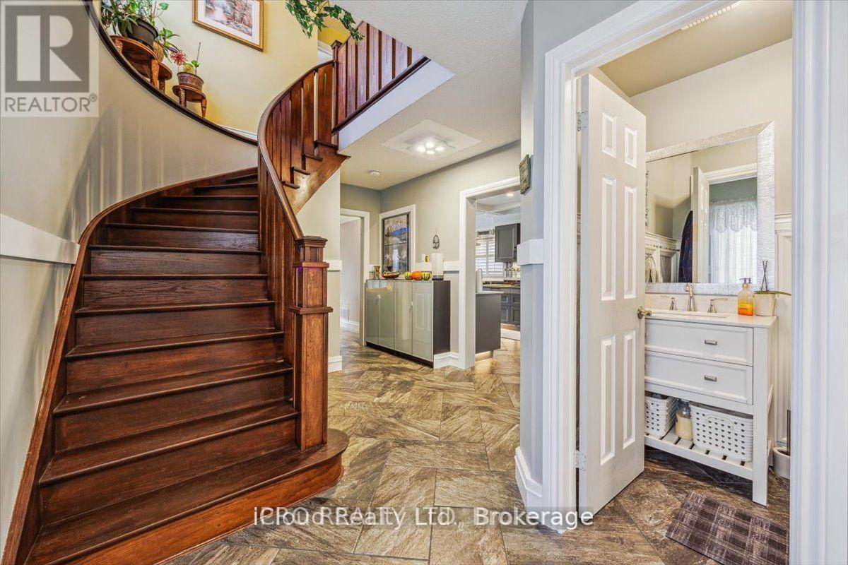36 Pacific Wind Crescent, Brampton (Sandringham-Wellington), Ontario  L6R 2B1 - Photo 6 - W12447264