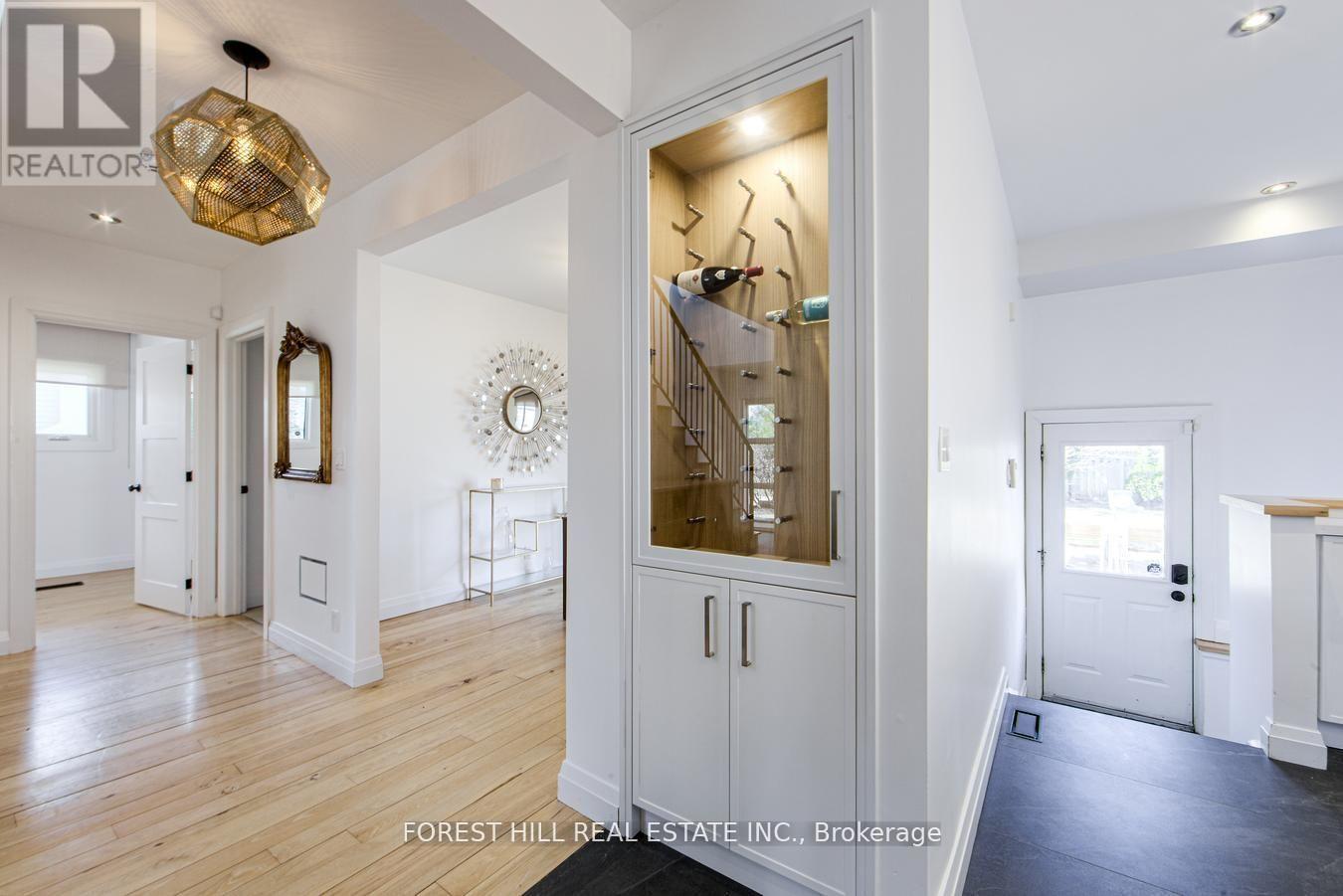 193 Lakewood Drive, Oakville (Co Central), Ontario  L6K 1B3 - Photo 13 - W12447268