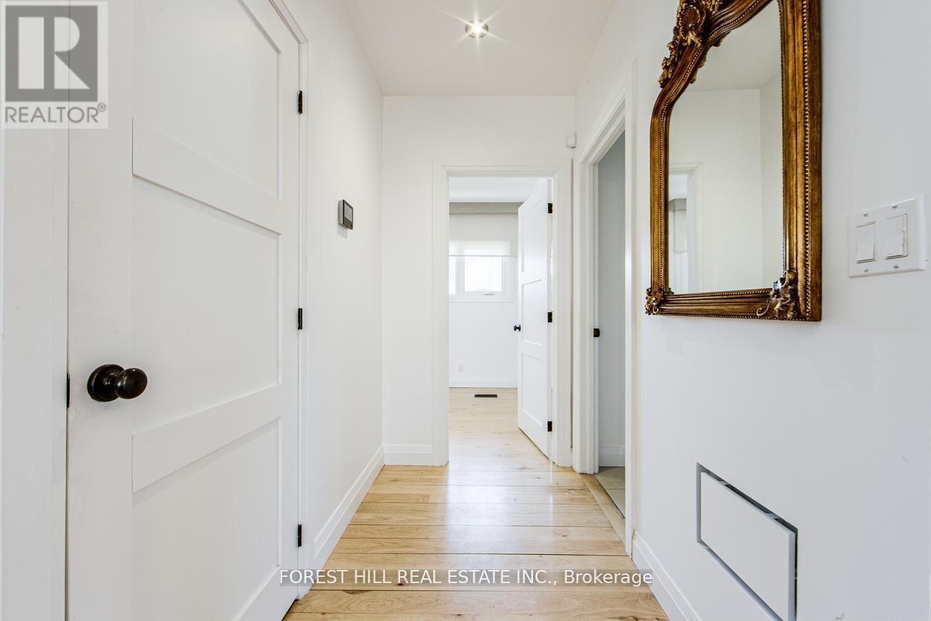 193 Lakewood Drive, Oakville (Co Central), Ontario  L6K 1B3 - Photo 17 - W12447268