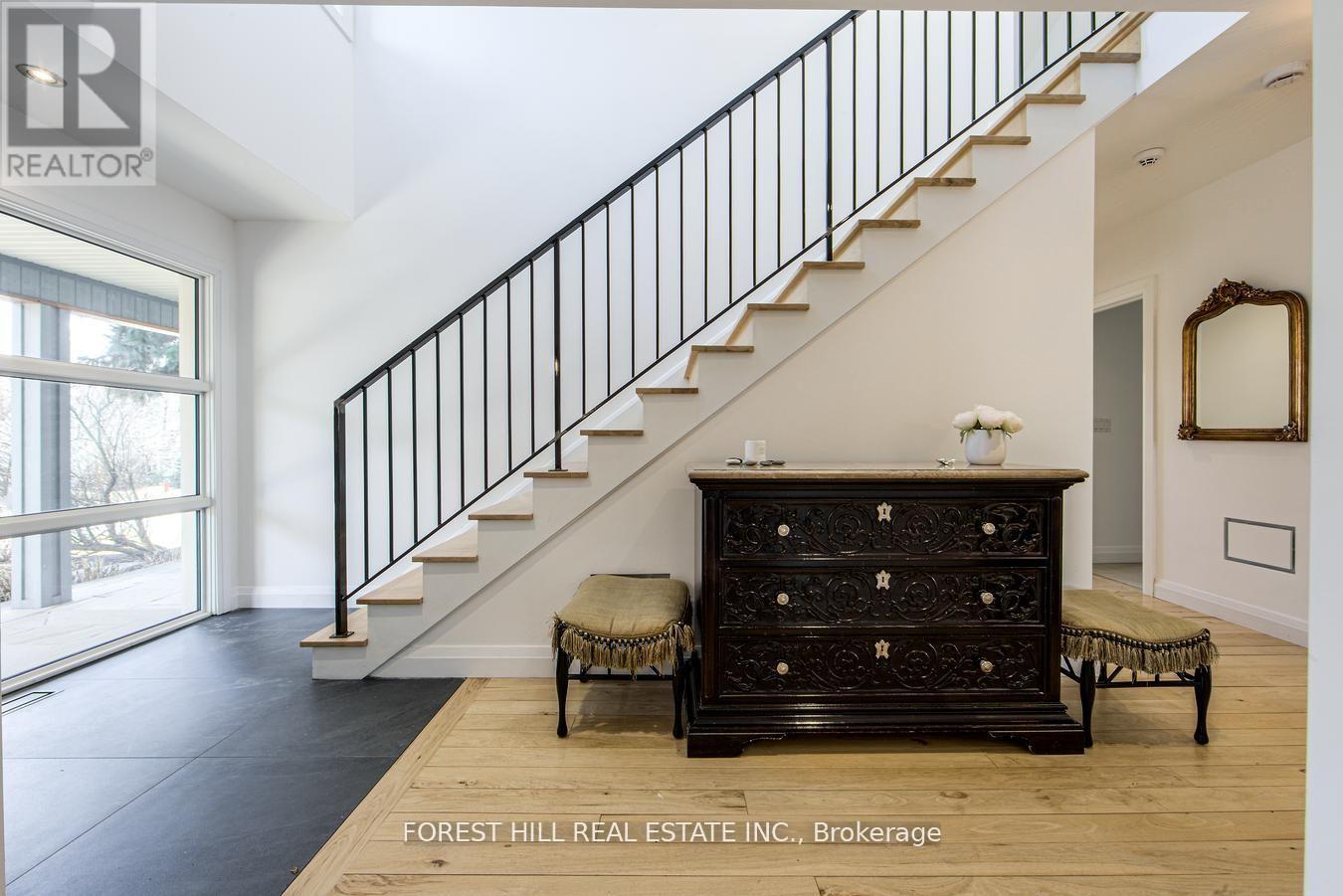 193 Lakewood Drive, Oakville (Co Central), Ontario  L6K 1B3 - Photo 20 - W12447268