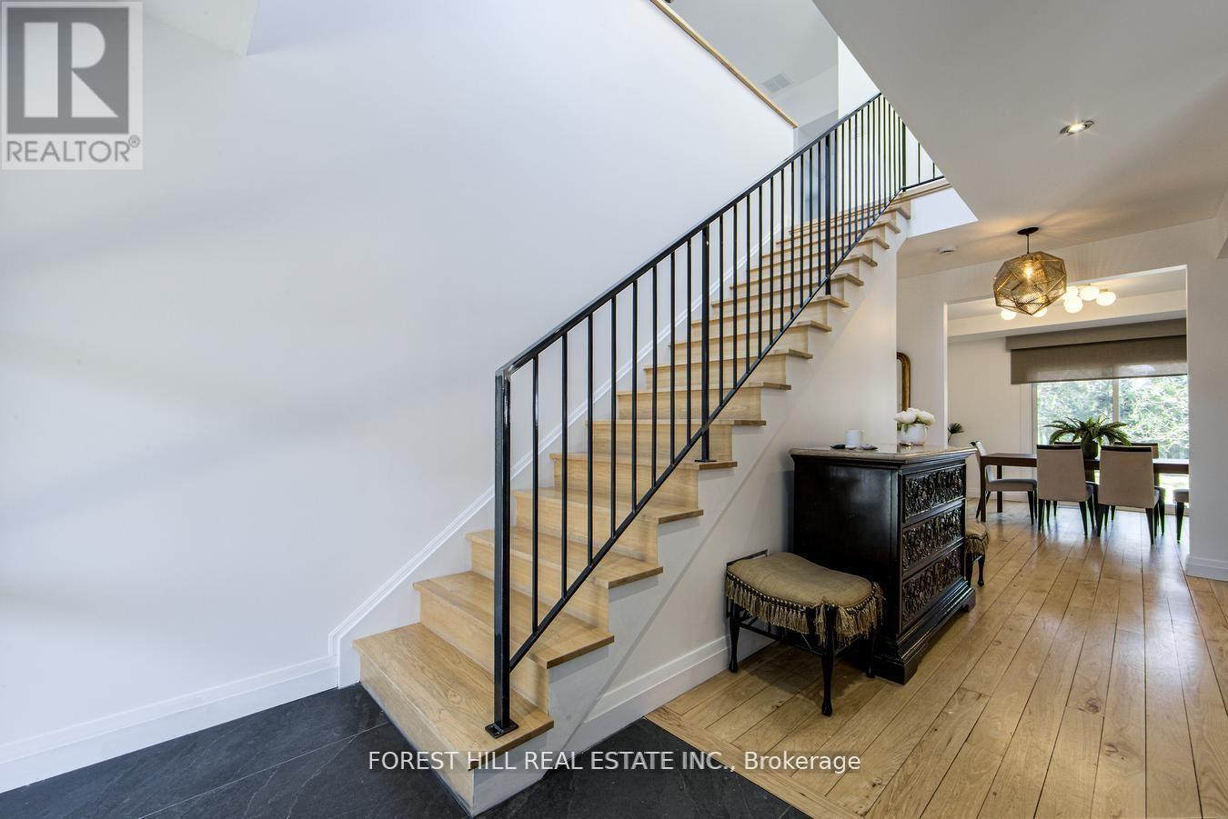193 Lakewood Drive, Oakville (Co Central), Ontario  L6K 1B3 - Photo 21 - W12447268