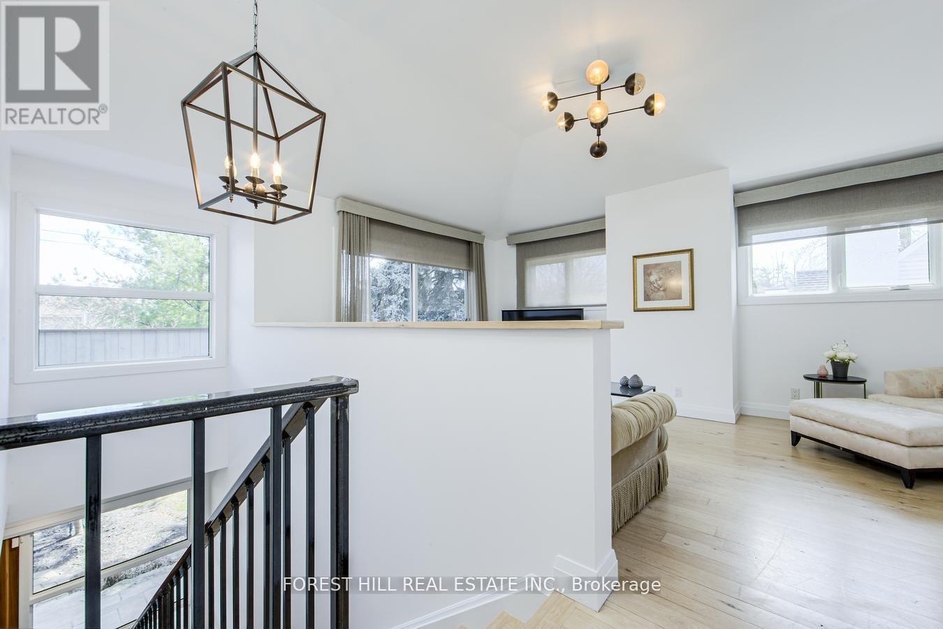 193 Lakewood Drive, Oakville (Co Central), Ontario  L6K 1B3 - Photo 22 - W12447268